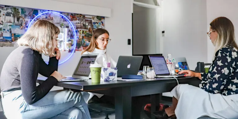 Inbound vs. Outbound Marketing: ¿Cuál es la Mejor Estrategia?